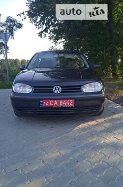 Хетчбек Volkswagen Golf 2002 в Стрию