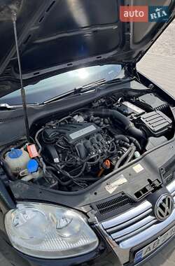 Универсал Volkswagen Golf 2007 в Черновцах