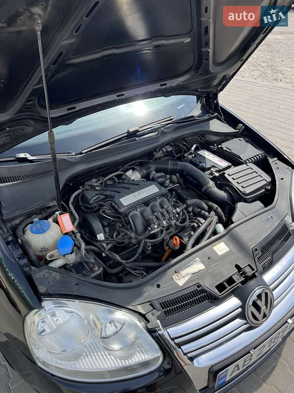 Універсал Volkswagen Golf 2007 в Чернівцях