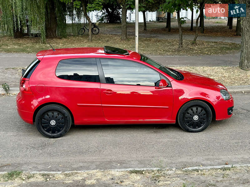 Хетчбек Volkswagen Golf 2007 в Черкасах