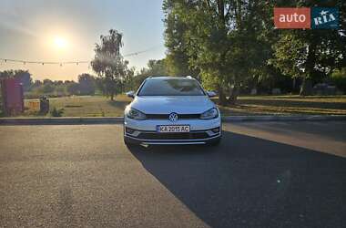 Универсал Volkswagen Golf 2017 в Киеве