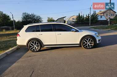 Универсал Volkswagen Golf 2017 в Киеве