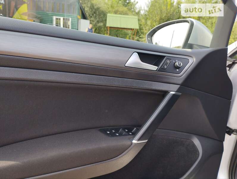 Універсал Volkswagen Golf 2013 в Вінниці