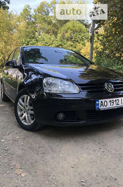 Хэтчбек Volkswagen Golf 2006 в Ужгороде