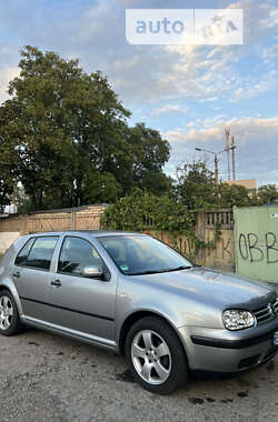 Хэтчбек Volkswagen Golf 2002 в Одессе