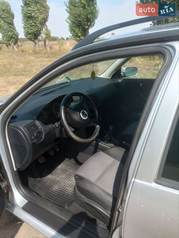 Універсал Volkswagen Golf 2002 в Умані