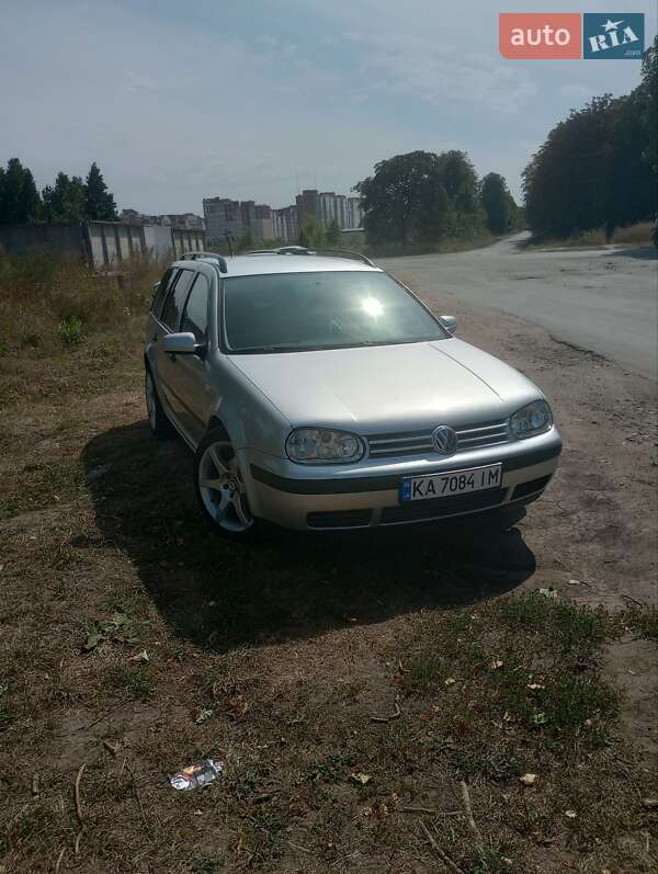 Універсал Volkswagen Golf 2002 в Умані