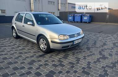 Хетчбек Volkswagen Golf 2002 в Мукачевому