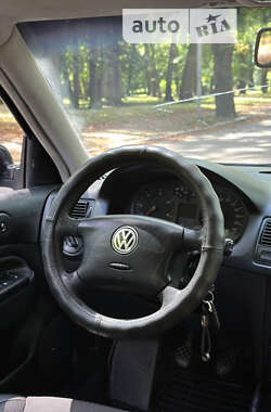 Хетчбек Volkswagen Golf 1999 в Чернівцях