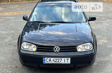 Универсал Volkswagen Golf 2002 в Звенигородке