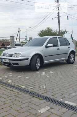 Хэтчбек Volkswagen Golf 2002 в Кицмани