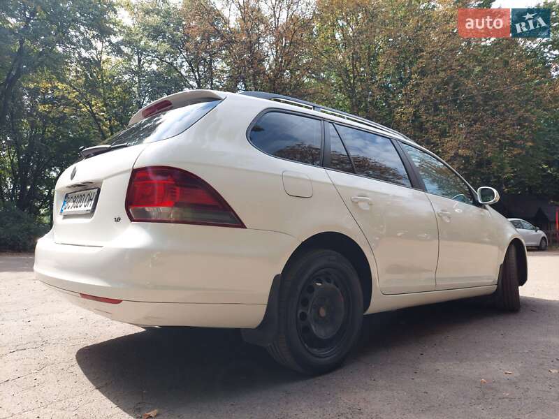 Универсал Volkswagen Golf 2012 в Львове