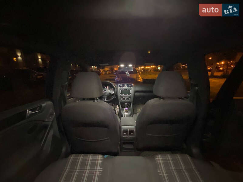 Хэтчбек Volkswagen Golf 2011 в Харькове