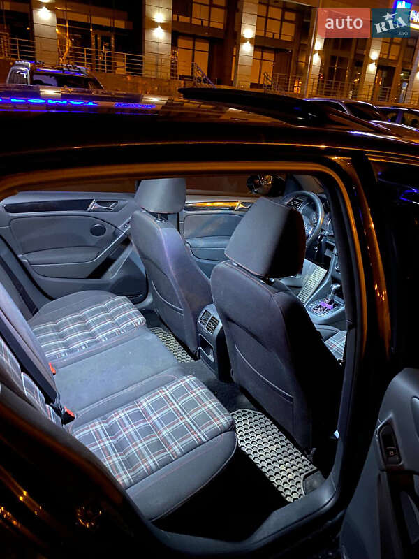 Хэтчбек Volkswagen Golf 2011 в Харькове