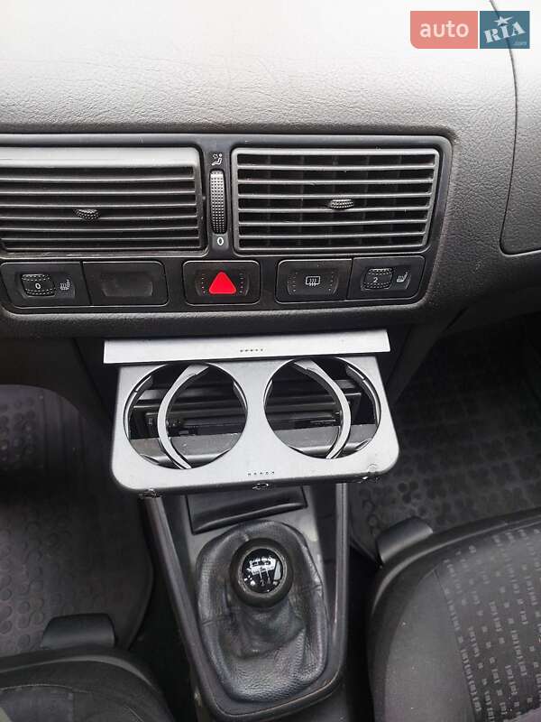 Хэтчбек Volkswagen Golf 2003 в Звенигородке фото 18 Хэтчбек Volkswagen Golf 2003 в Звенигородке