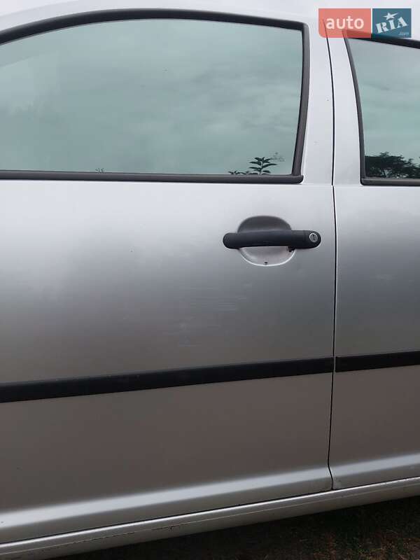 Хэтчбек Volkswagen Golf 2003 в Звенигородке фото 76 Хэтчбек Volkswagen Golf 2003 в Звенигородке