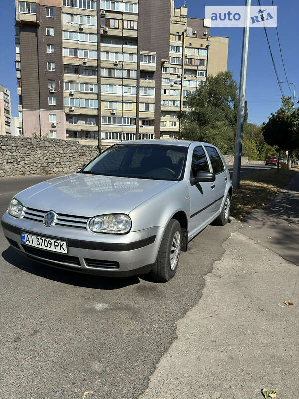 Хэтчбек Volkswagen Golf 1998 в Украинке