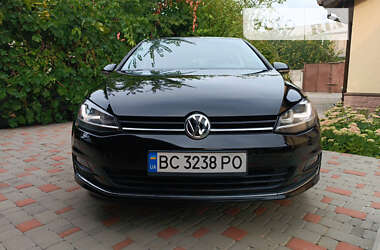 Хэтчбек Volkswagen Golf 2014 в Киеве