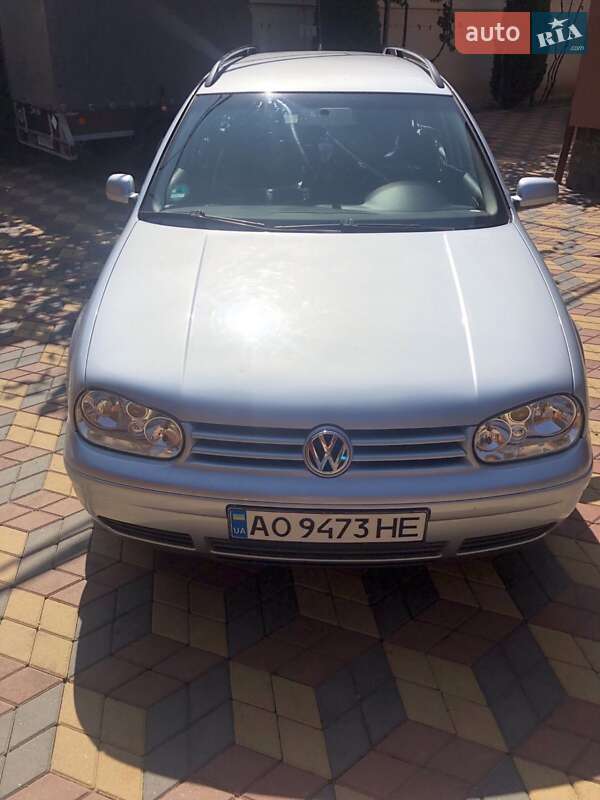 Універсал Volkswagen Golf 2004 в Мукачевому