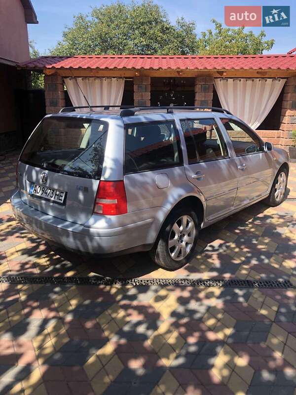 Універсал Volkswagen Golf 2004 в Мукачевому