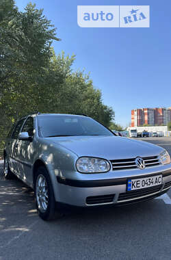 Універсал Volkswagen Golf 2001 в Дніпрі