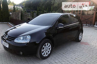 Хэтчбек Volkswagen Golf 2004 в Трускавце