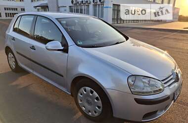 Хэтчбек Volkswagen Golf 2004 в Ровно