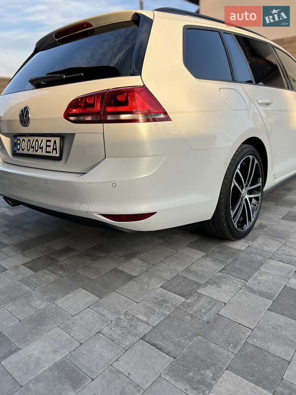 Універсал Volkswagen Golf 2015 в Львові