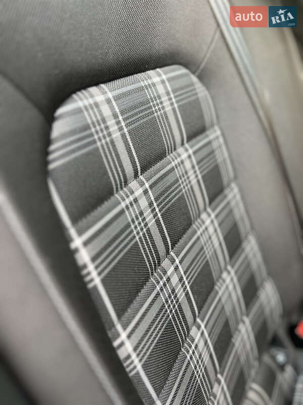 Універсал Volkswagen Golf 2015 в Львові