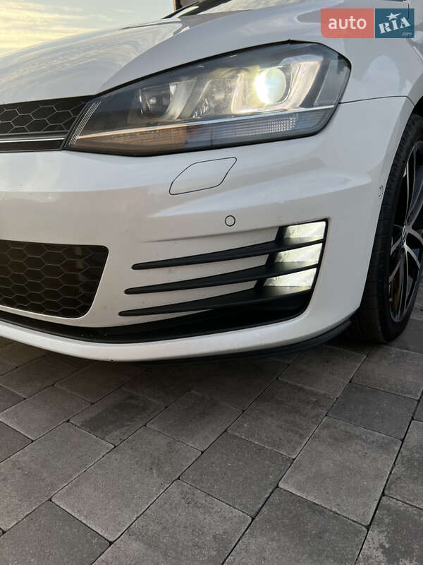 Універсал Volkswagen Golf 2015 в Львові