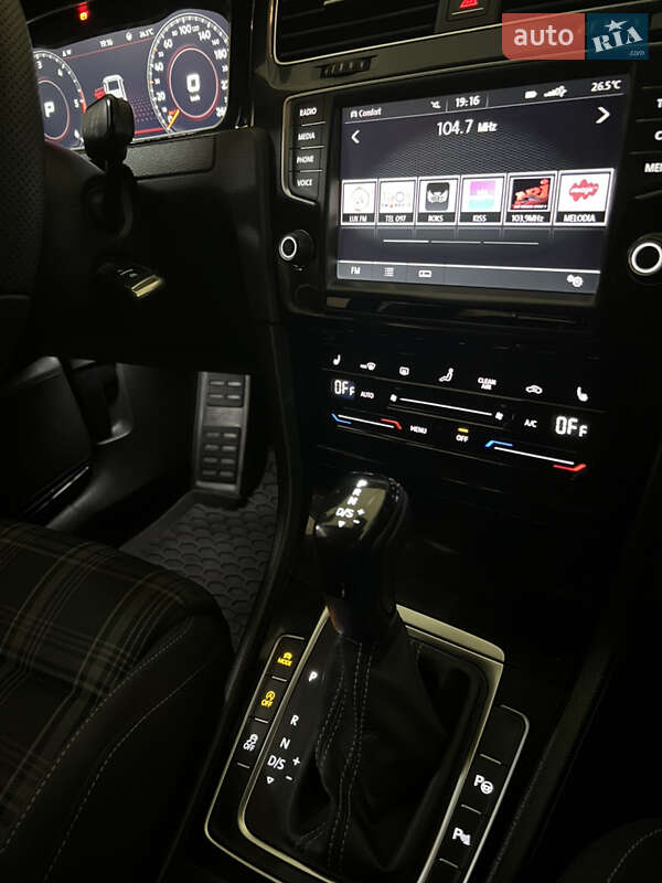 Універсал Volkswagen Golf 2015 в Львові