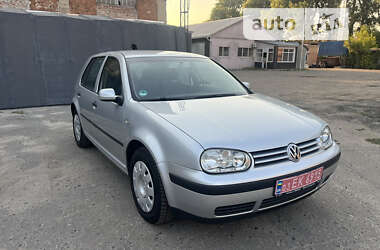 Хетчбек Volkswagen Golf 2003 в Охтирці