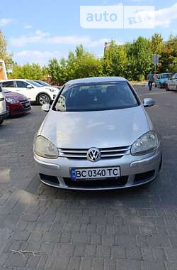 Хэтчбек Volkswagen Golf 2004 в Львове