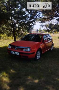 Хэтчбек Volkswagen Golf 1997 в Новояворовске