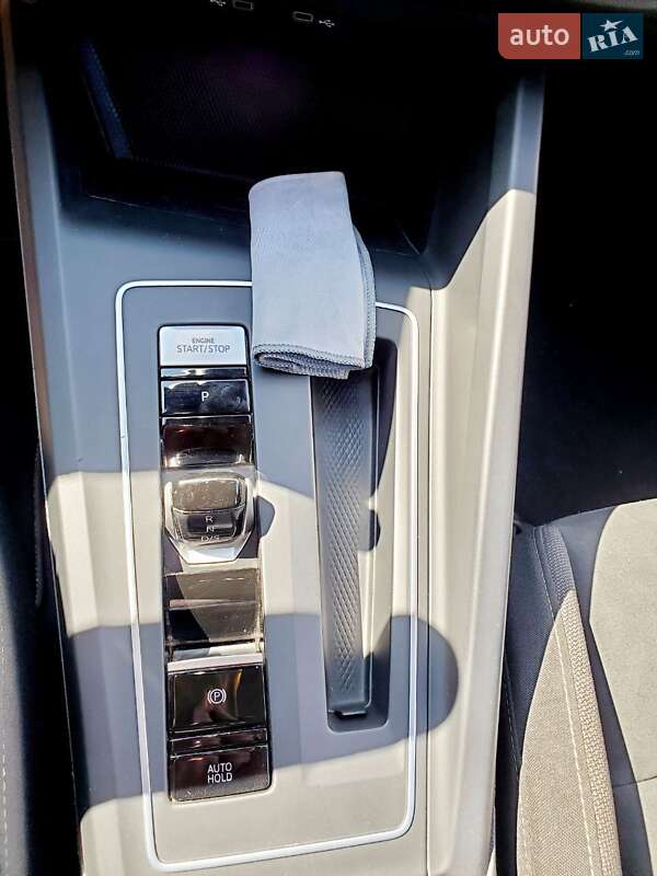 Хетчбек Volkswagen Golf 2022 в Івано-Франківську