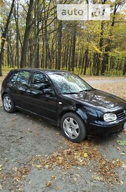 Хэтчбек Volkswagen Golf 2001 в Староконстантинове