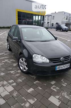 Хэтчбек Volkswagen Golf 2005 в Виннице