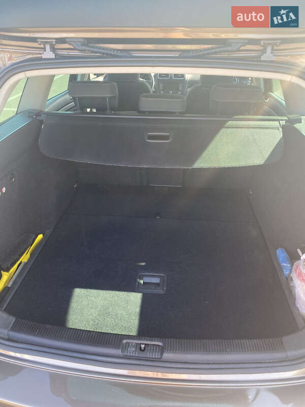 Універсал Volkswagen Golf 2012 в Луцьку