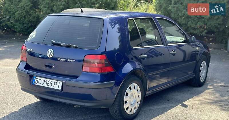 Хэтчбек Volkswagen Golf 2002 в Львове