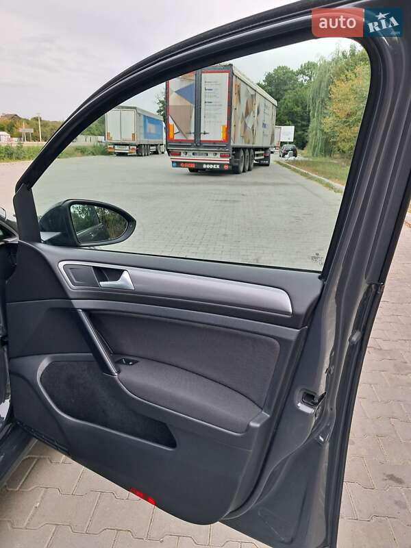 Універсал Volkswagen Golf 2016 в Тернополі