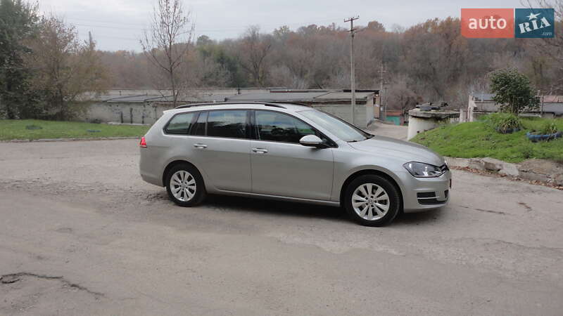 Универсал Volkswagen Golf 2015 в Днепре