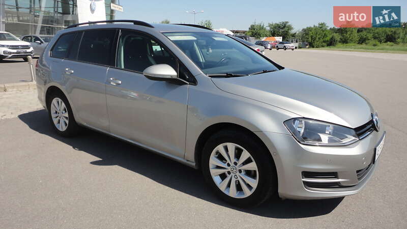Универсал Volkswagen Golf 2015 в 