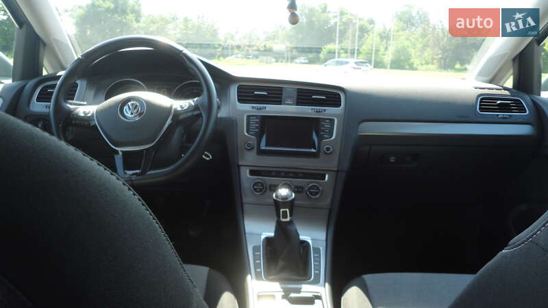 Универсал Volkswagen Golf 2015 в Днепре
