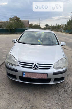 Хэтчбек Volkswagen Golf 2004 в Василькове