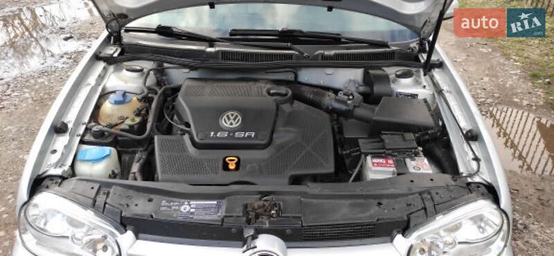 Універсал Volkswagen Golf 1999 в Чернівцях