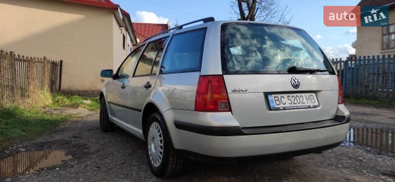 Універсал Volkswagen Golf 1999 в Чернівцях