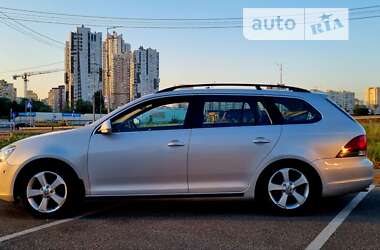 Универсал Volkswagen Golf 2012 в Киеве