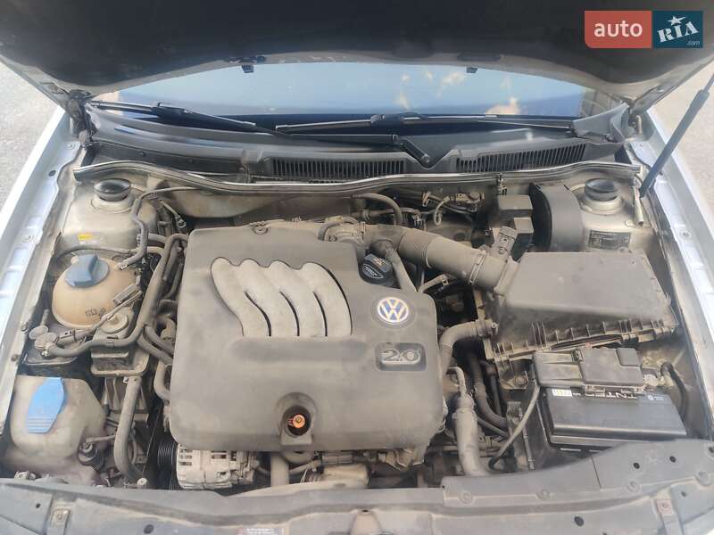 Хэтчбек Volkswagen Golf 1999 в Харькове