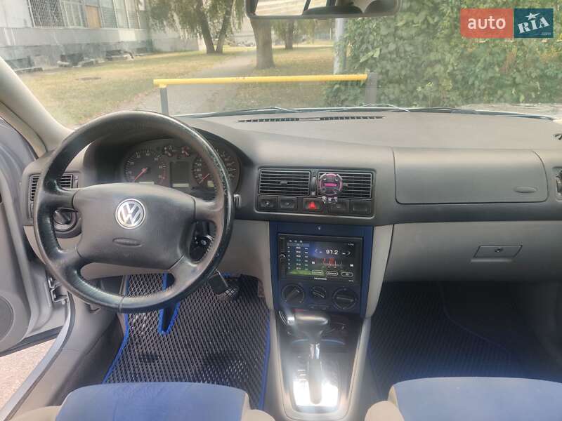 Хэтчбек Volkswagen Golf 1999 в Харькове