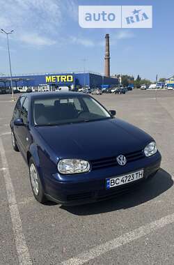 Хетчбек Volkswagen Golf 2003 в Львові